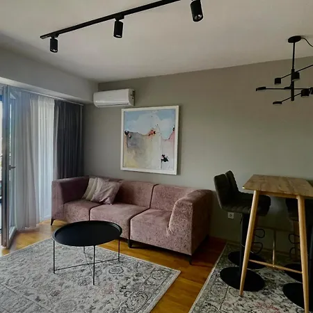 Apartment Modern With Panoramic Mountain Views