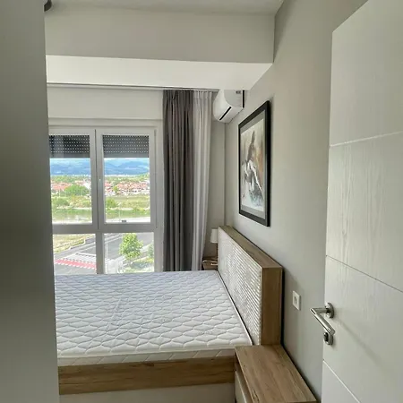 Modern With Panoramic Mountain Views * Skopje